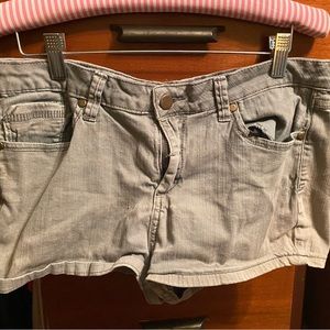 Light green denim shorts, size 31